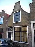 Huis met tuitgevel