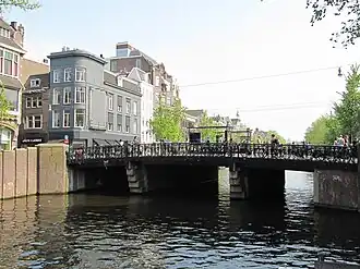 Aalmoezeniersbrug in 2011