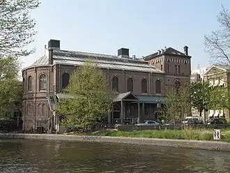 De Vrije Gemeente, gevestigd te Amsterdam.