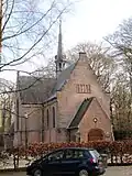 De Stulpkerk, Nederlands Hervormde Kerk in de vorm van een kruis gebouwd met korte dwarsarmen en een driezijdige sluiting