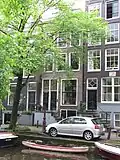 Huis met rechte lijst