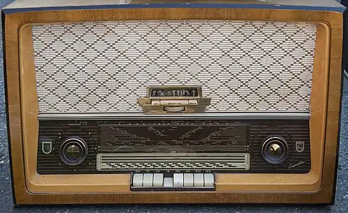 Buizenradio van Philips uit 1956