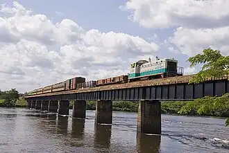 Spoorbrug over de rivier de Amapari in Pedra Branca do Amapari
