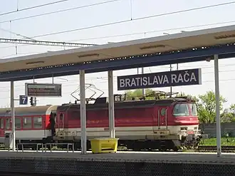 Reizigerstrein aan het perron.