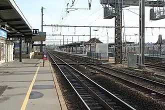 Zicht over de perrons, blik naar Parijs.