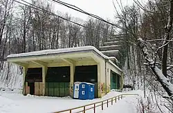 De overkapping van de roltrappen, maart 2012