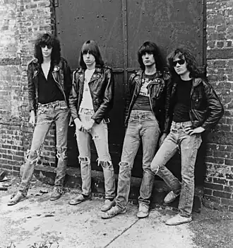 De Ramones in 1978, vlnr: Joey, Johnny, Dee Dee, Tommy