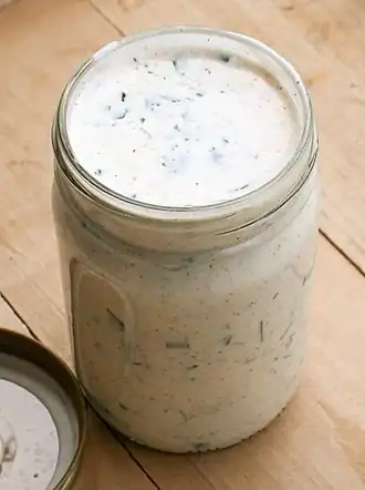 Zelfgemaakte ranch dressing