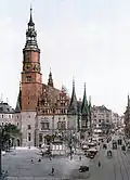 Stadhuis van Breslau met rechts de sporen van de paardentram. Circa 1900.