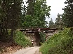 Spoorbrug over de weg tussen Hanikase en Tamme