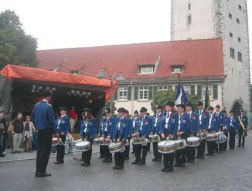 Trommelaarsgroep van scholieren tijdens het Rutenfest, 2004
