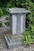 Grafmonument van pastoor J. van de Poel