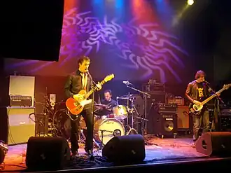 Ravolva on-stage bij de opening van poppodium Duycker