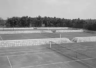 De tennisbanen in 1953