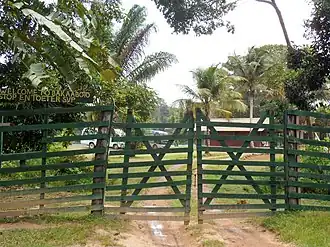 Ingang recreatieoord Bakaaboto