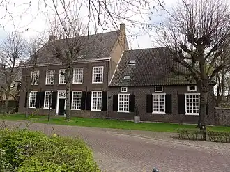 Huis met aanbouw van orgelbouwers Smits