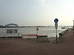 bij hoogwater