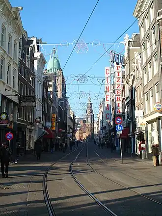 Reguliersbreestraat met de Munttoren aan het einde