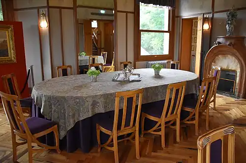 Eetkamer 1e verdieping