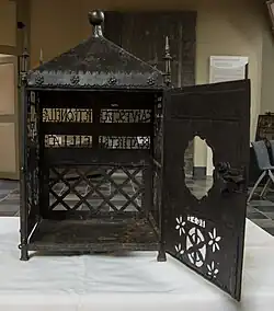 Reliekschrijn met het jaartal 1621