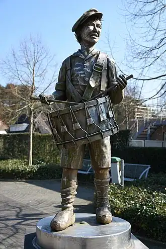 De Kleine Tamboer van Rene Huybrechts - Ernest Claes als tamboer van de fanfare De Sint-Jansvrienden