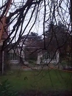 Restant van de wintertuin van Johannes Hartmann, zicht vanuit de Johannes Hartmannlaan.