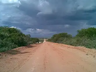 Onverharde gedeelte van de BR-110 tussen Petrolândia en Ibimirim (PE)