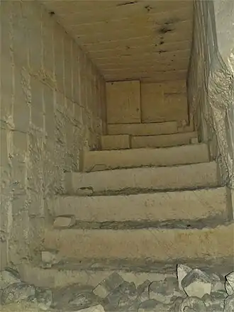 De hier afgebeelde reuzentrap is de laatste uit het Avergat te Kanne (Be)