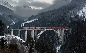 Het viaduct in de winter van 2015