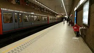 Perron van het metrostation.