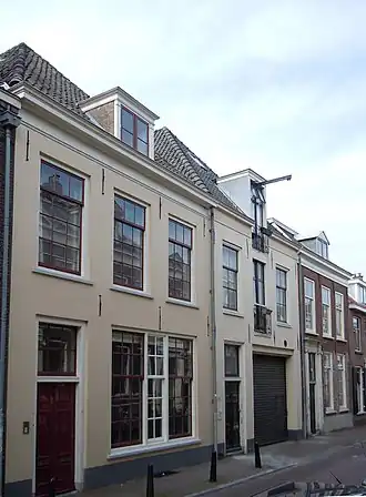 Drie naast elkaar staande rijksmonumenten in de Ridderschapstraat