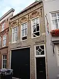Huis met gevel van het 'Dordtse' type, zonder top