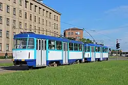 ČKD Tatra T3SU. Goed zichtbaar zijn de trolleystangen.