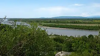 Samtredia ligt in het Kolchetilaagland aan de Rioni