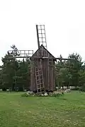 Ristete tuulik, een windmolen bij Esiküla