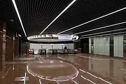 Het interieur van de stationshal.