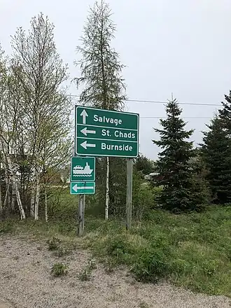 Wegwijzer naar St. Chads in het centrum van Eastport