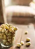 De geroosterde zaden lijken op popcorn.