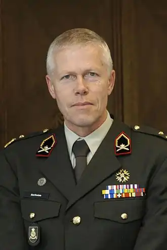 Bertholee als generaal-majoor (2005).