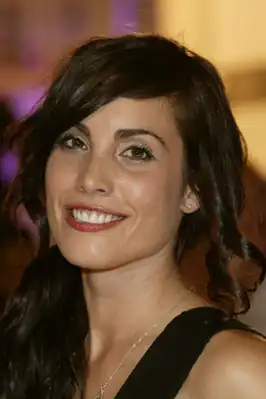 Carly Pope (2007)