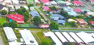 De rechte hoek aan het uiteinde van de straat