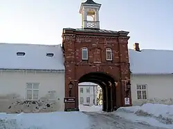 Toegangspoort tot de binnenplaats