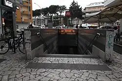 De westelijke uitgang van de noordelijke voetgangerstunnel