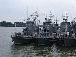 Rivierpatrouilleschepen in de haven van Tulcea.