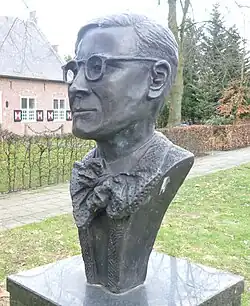 Borstbeeld van Antoon Coolen in Deurne