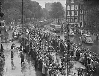 De start van de ronde op de Westermarkt in Amsterdam