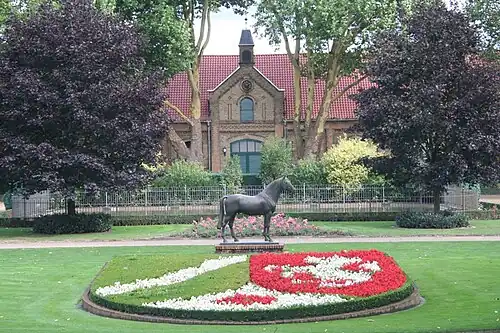 Standbeeld Paradox I bij het NRW Landgestüt
