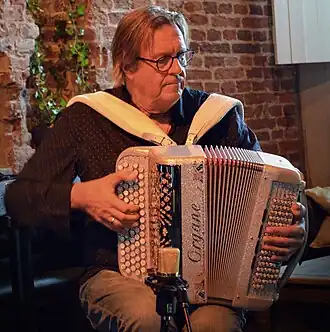 Rony Verbiest tijdens een optreden in Bar Lume, Gent op 18 juli 2021