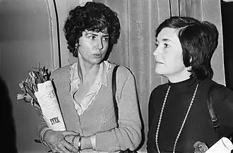 Paula Wassen (rechts) bij Rooie Vrouwendag in Amsterdam