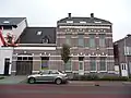 Herenhuis met koetshuis